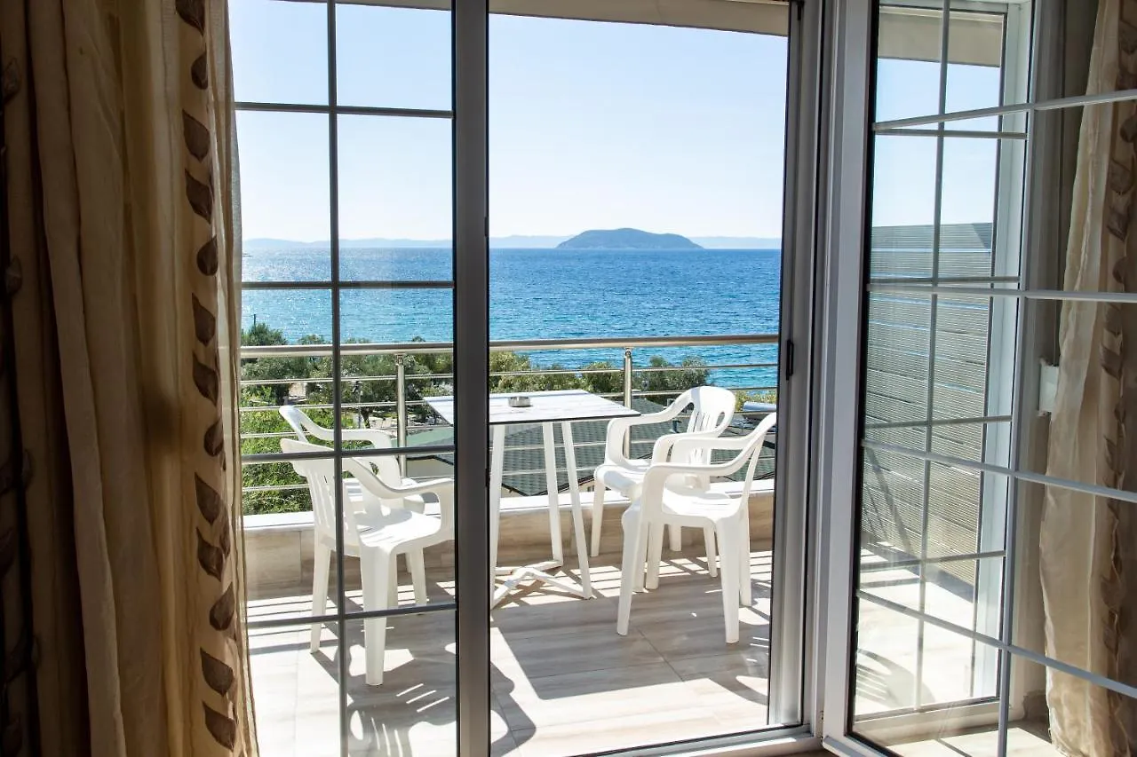 Paradisos Holiday 0*,  Grecia